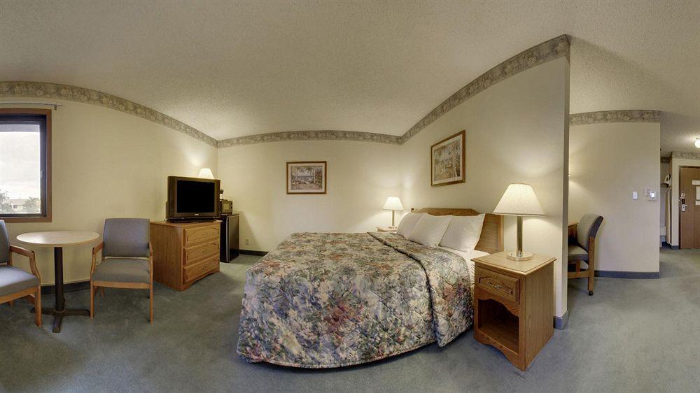 Super 8 By Wyndham Green Bay Near Stadium Экстерьер фото