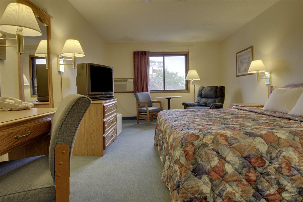 Super 8 By Wyndham Green Bay Near Stadium Экстерьер фото