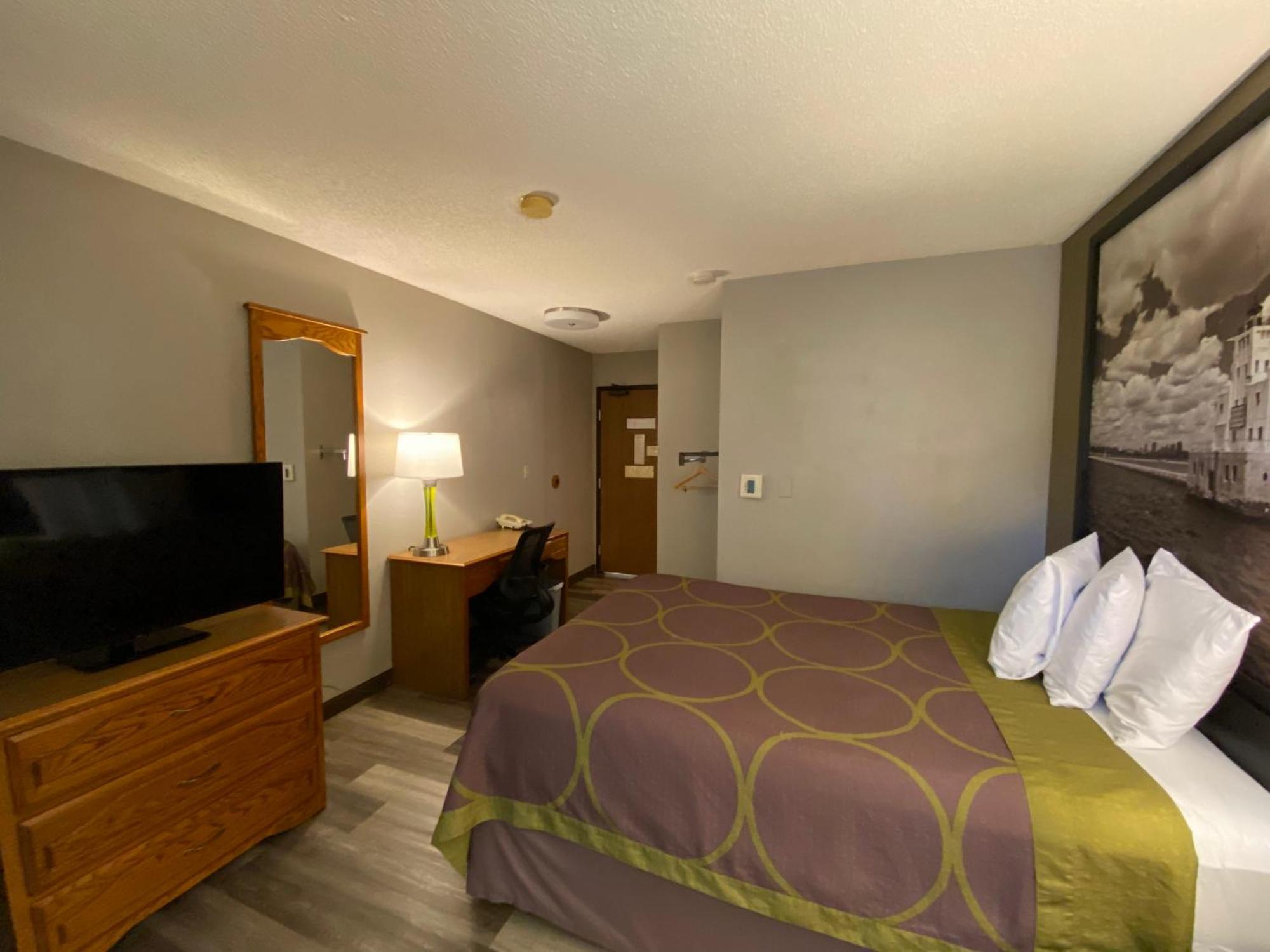 Super 8 By Wyndham Green Bay Near Stadium Экстерьер фото