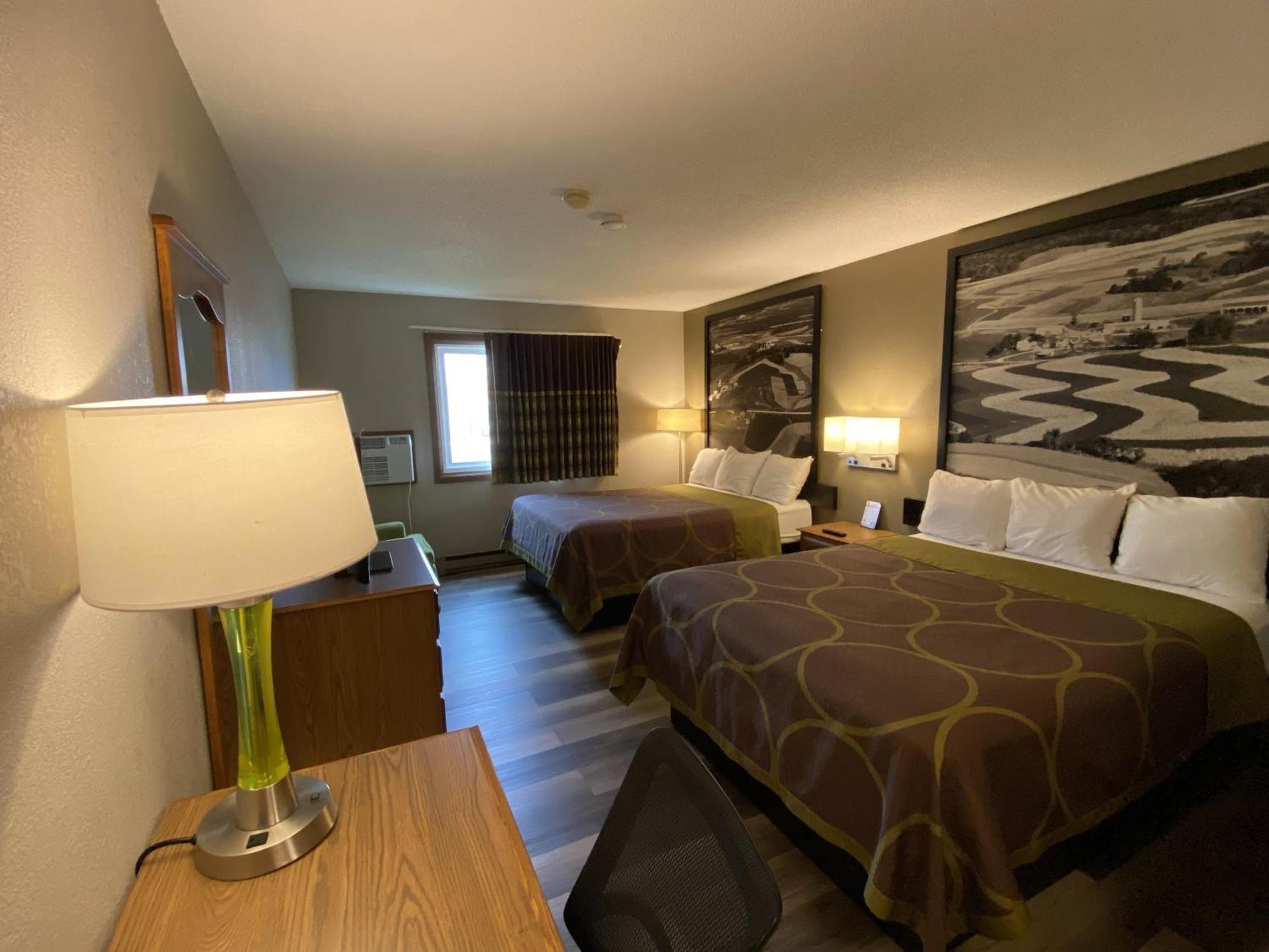 Super 8 By Wyndham Green Bay Near Stadium Экстерьер фото